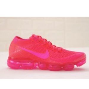 Pink Nike vapor max size 7